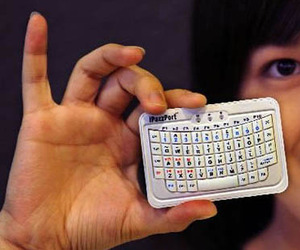 Wallet-sized-wireless-keyboard-m