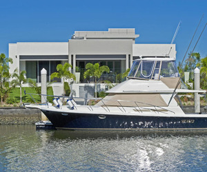 Waterfront-modern-home-m