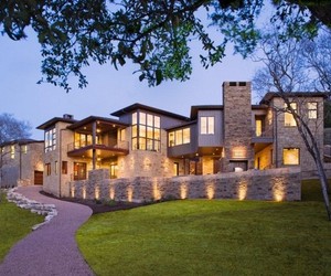 Westlake Drive Residence by James D. LaRue Architects