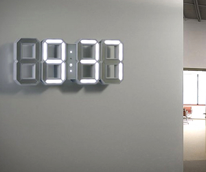 White-white-clock-m