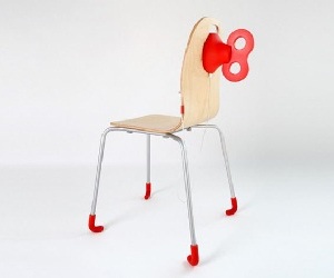 Wind-up-chair-that-charges-your-smartphone-m