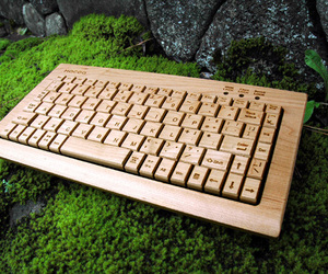 Wooden-typing-keyboard-by-hacoa-m