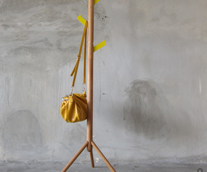 Woodpecker-coat-hanger-by-studiobo-m