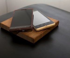 World’s First Bamboo Android Smartphone by ADzero