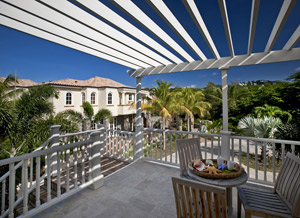 ALaMerCottageDeck2.jpg