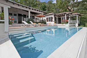 CasaLupaPool1.jpg