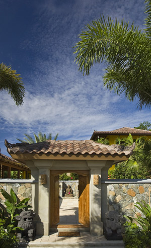 GoldenPavillionEntrance2.jpg