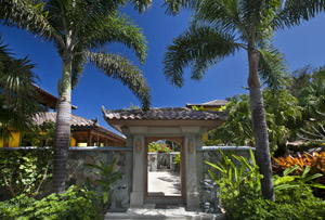 GoldenPavillionEntrance3.jpg