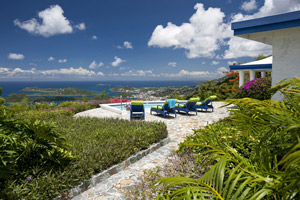 BellaVida070912-Pool3.jpg