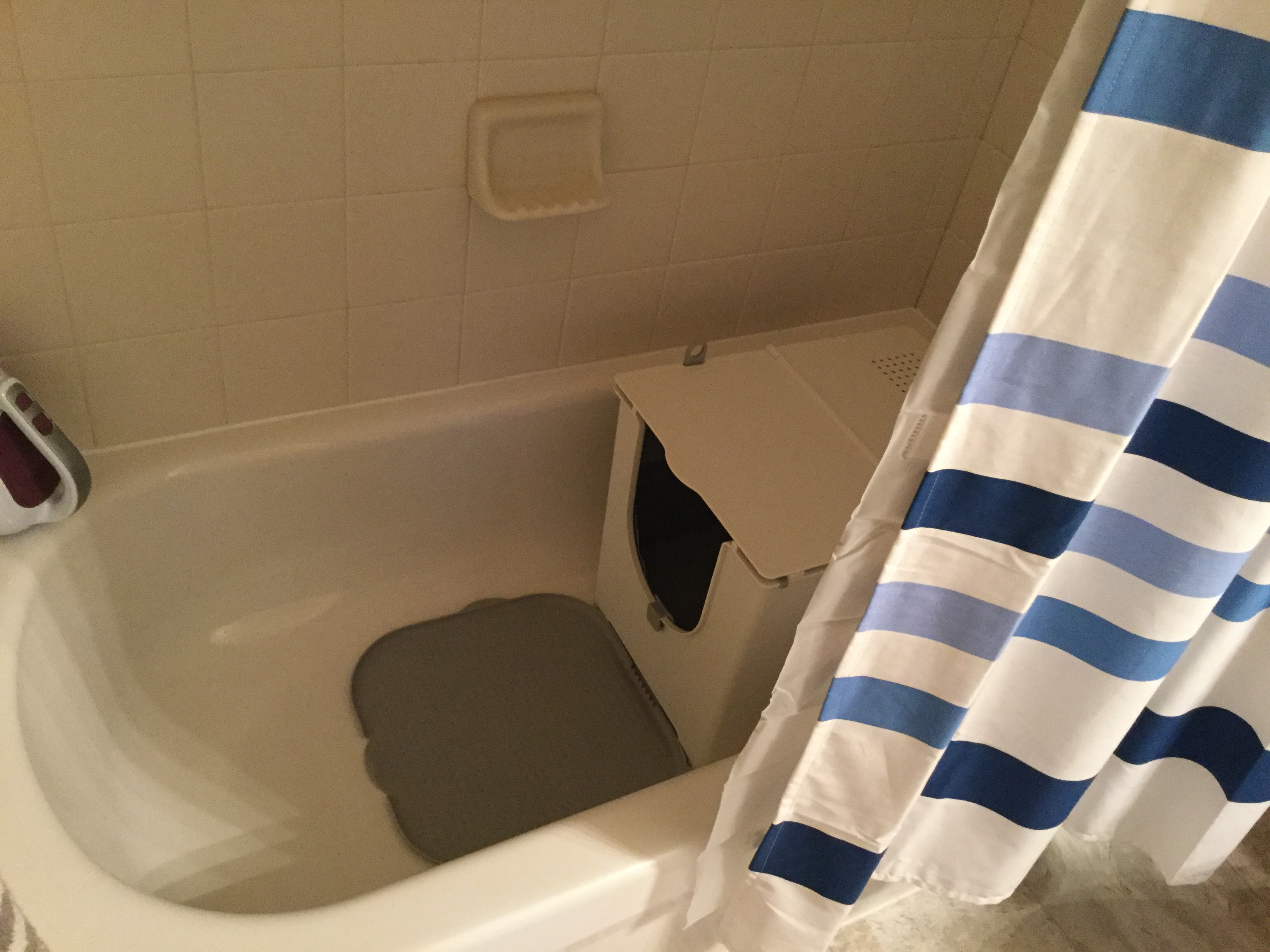 Flip Litter Box Bundle w/ Scoop, 3 Liners and Katch Litter Mat Modkat