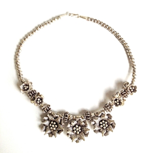 Flowers Neckace