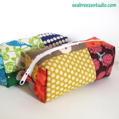 Pencil case/cosmetic pouch - story