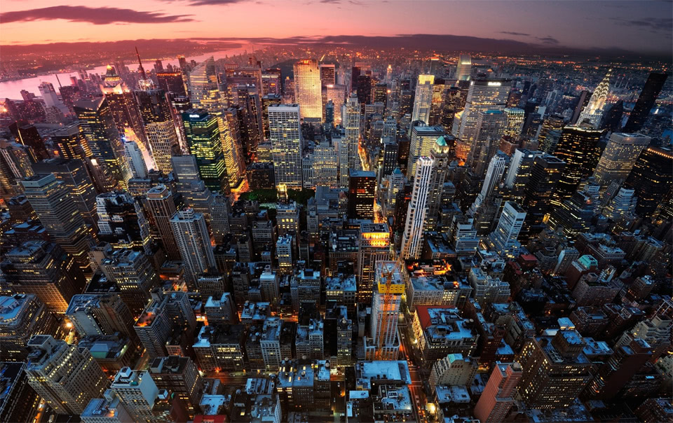 big-apple-at-night