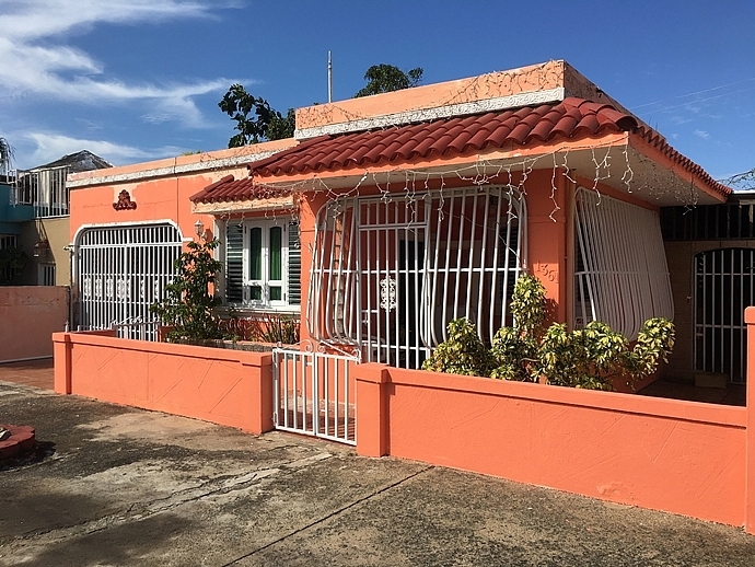 CASA EN PUERTO NUEVO, SAN JUAN para Compra/Venta en San Juan Bienes