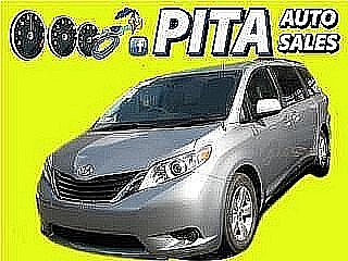 TOYOTA SIENNA LE 2011