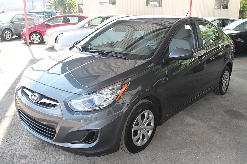 Hyundai Accent Gl Gris Oscuro 2012 para Compra/Venta en Arecibo ...