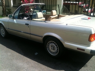 BMW 325i CONVERTIBLE