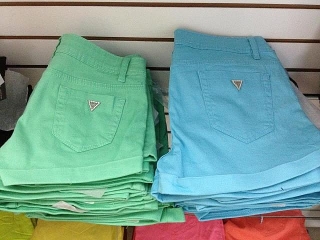 Mahones Cortos en Colores