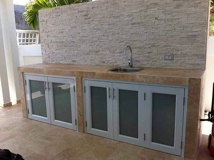 Puertas de gabinetes en aluminio y cristal para Compra/Venta en Caguas