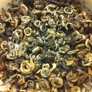 Organic Bai Hao from Long Fu