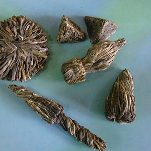 Hand crafted specialty teas from Darjeeling from Darjeeling TEA CADDY