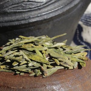 Mrs. Li's Shi Feng Dragonwell Green Tea from Verdant Tea
