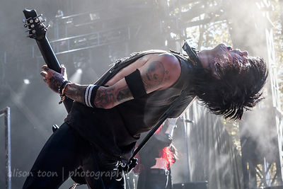Nikki Misery, guitar, New Years Day