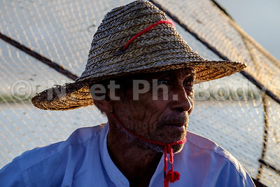 BIRMANIE, MYANMAR, LAC INLE, PECHEUR INTHA//Burma, Inle Lake, Intha Fisherman