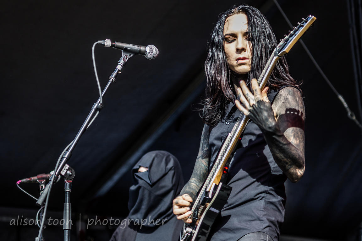 ALISON TOON PHOTOGRAPHER Ricky "Horror" Olson, guitar, Motionless