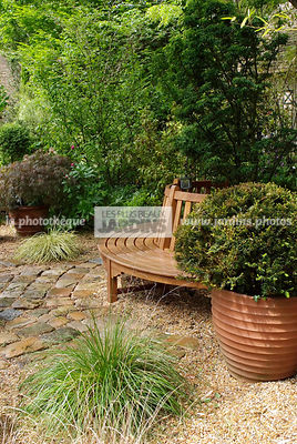 Coin repos : banc. Jardin du Petit Bordeaux, Sarthe