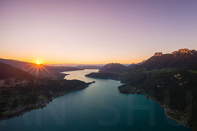 Coucher de soleil sur le lac d'Annecy