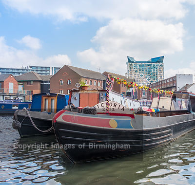 Gas Street Basin canal and The Cube building, Birmingham