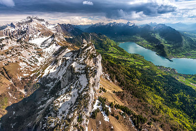 Paragliding above les Dents de Lanfon