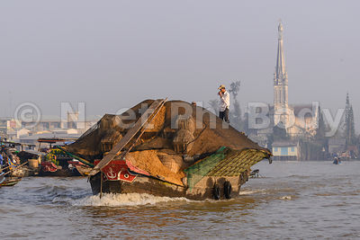 VIETNAM, CAI BE, MARCHE FLOTTANT//Vietnam, Mekong Delta, Cai Be, Floating Market
