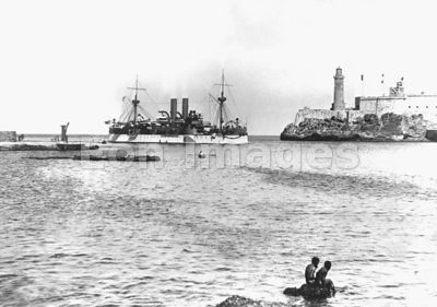 USS Maine enters Harbor of Havana in January 1898