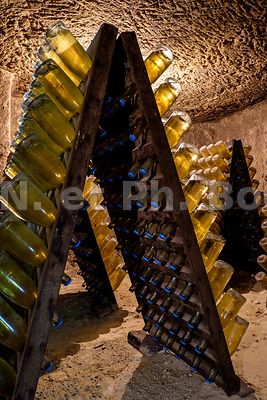 FRANCE, VALLEE DE LA LOIRE, CAVE // FRANCE, LOIRE VALLEY, WINE CAVE