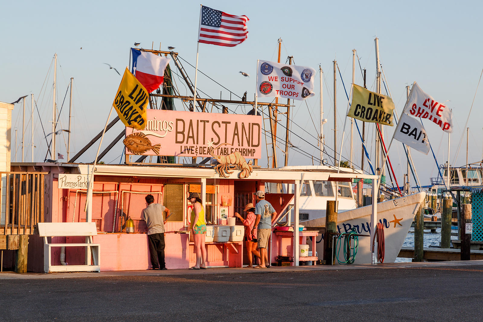 Clark Crenshaw Photography Fleming's Bait Stand