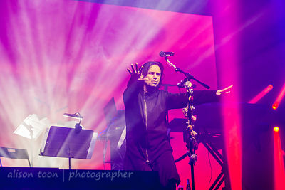 Steve Hogarth, vocals, Marillion