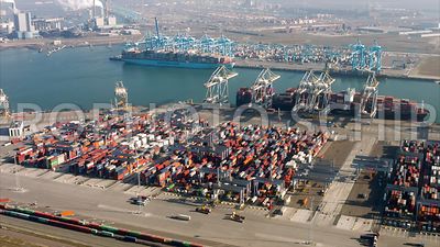 Rotterdam World Gateway (RWG) Container Terminal, Rotterdam Harbour, Maasvlakte, Rotterdam, Netherlands