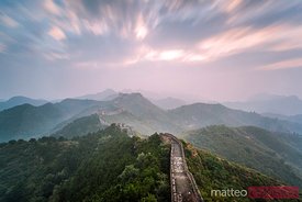 Sunrise over the Great Wall in Jinshanling, China