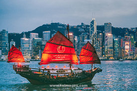 Hong Kong Victoria harbour junk cruise