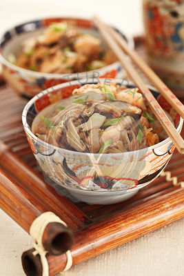 Asian noodle with chicken and shiitake mushrooms