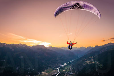 High flying at sunset Jean-Baptiste Chandelier