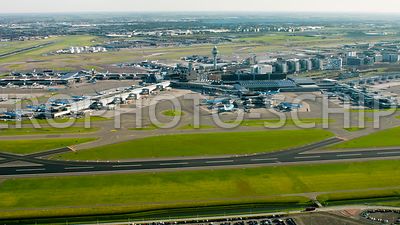 Amsterdam Airport Schiphol, de pieren aangevlogen vanuit P3