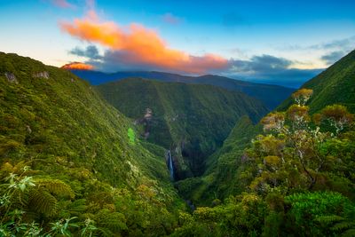 Nuages sur la cascade du Trou de Fer