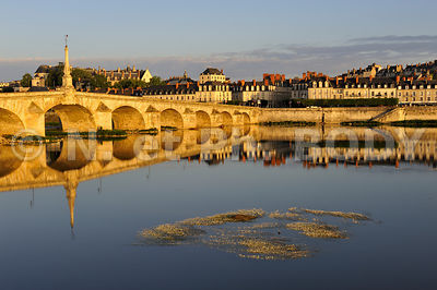 FRANCE, VALLEE DE LA LOIRE, BLOIS, LA LOIRE//France, Loir Et Cher, The Loire Valley , Blois, The Loire River
