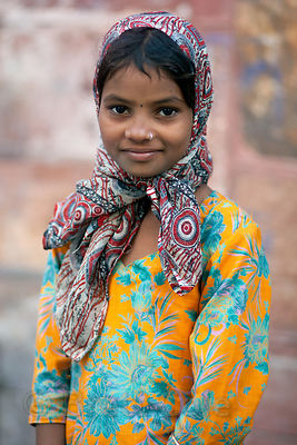Trash-collecting street girl, Jodhpur, Rajasthan, India