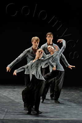 Symphonie en trois mouvements, Richard Wherlock / Igor Stravinsky