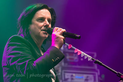 Steve Hogarth, vocals, Marillion