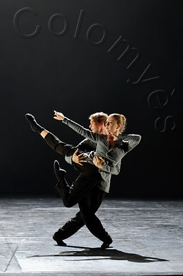 Symphonie en trois mouvements, Richard Wherlock / Igor Stravinsky